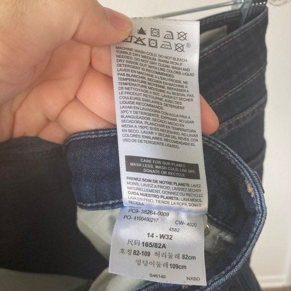 Levi Strauss Jean Shorts - Picture 8 of 8